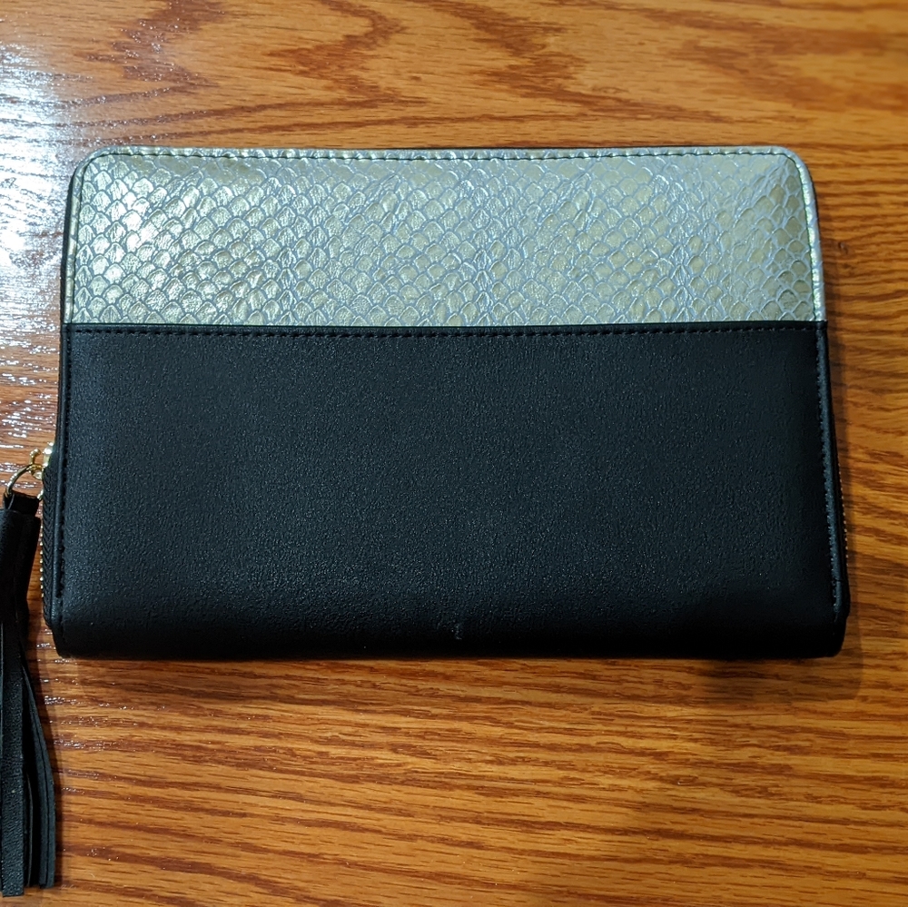 Black and silver faux animal skin clutch purse